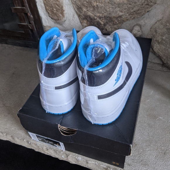 Jordan 1 mid laser blue size 9.5 - Picture 3 of 5